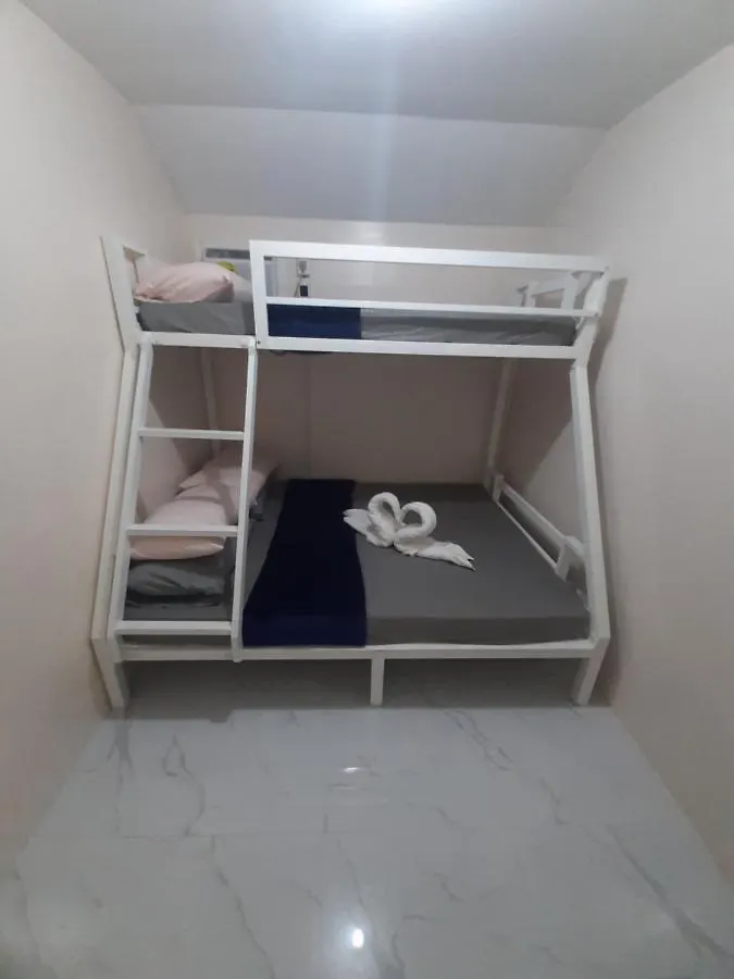 Gwen'S Staycation And Transient House Deca Clark Angeles 0*,  Philippines