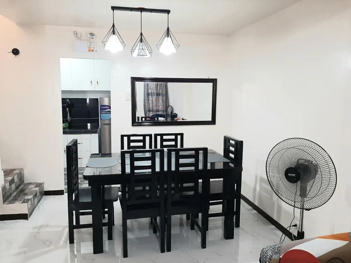 Gwen'S Staycation And Transient House Deca Clark Angeles